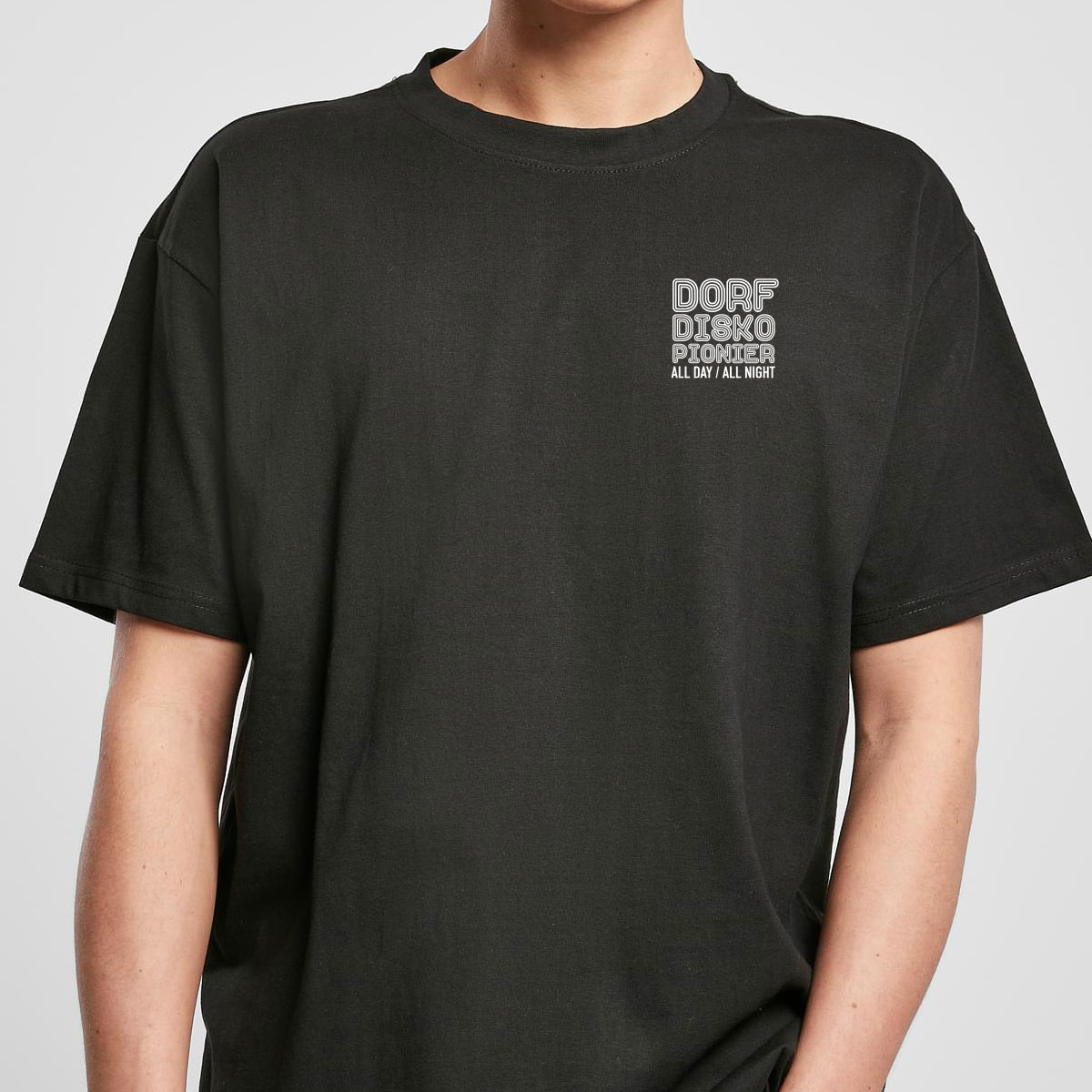 Dorflove_disko_oversized-shirt-schwarz-vorne-b